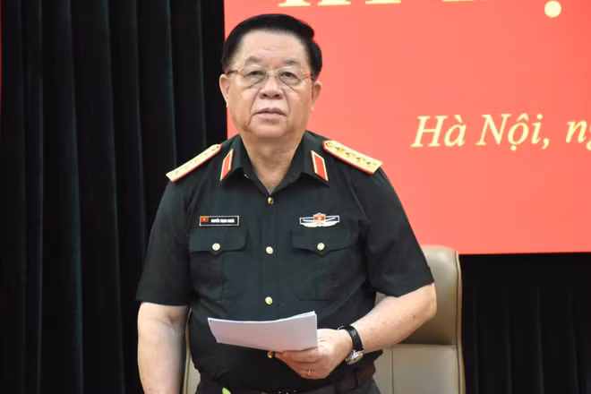 Đại tướng Nguyễn Trọng Nghĩa phát biểu tại phiên họp.