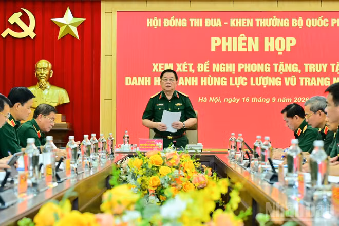 Đại tướng Nguyễn Trọng Nghĩa chủ trì phiên họp. (Ảnh: THẾ ĐẠI)