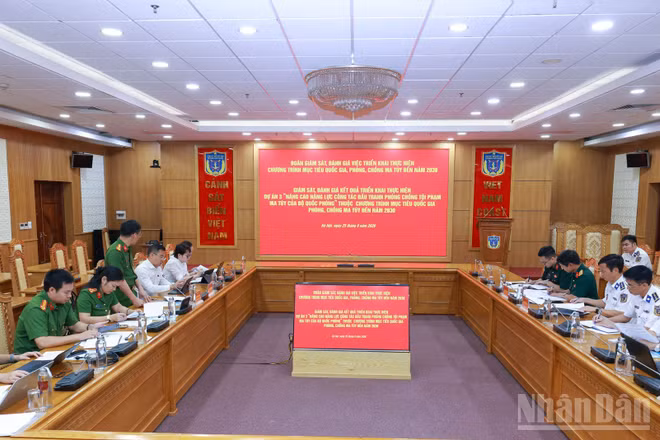 Quang cảnh buổi làm việc. (Ảnh: ĐỨC TĨNH)