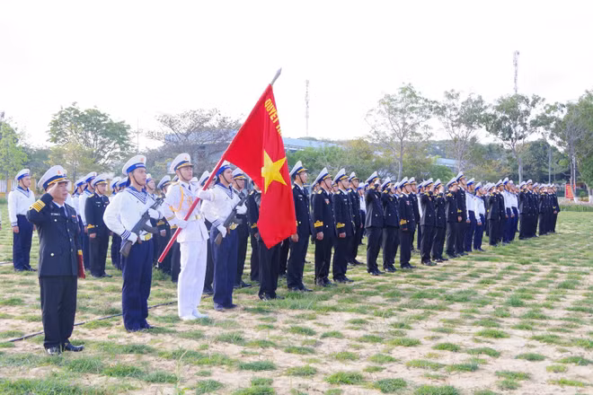 Lễ chào cờ đầu năm của cơ quan, đơn vị tại đất liền.