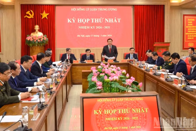 Khai mạc kỳ họp thứ nhất, nhiệm kỳ 2026-2031 của Hội đồng Lý luận Trung ương. (Ảnh: PHẠM CƯỜNG)