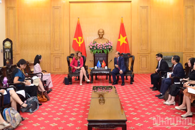 Quang cảnh buổi tiếp. (Ảnh: PHẠM CƯỜNG)