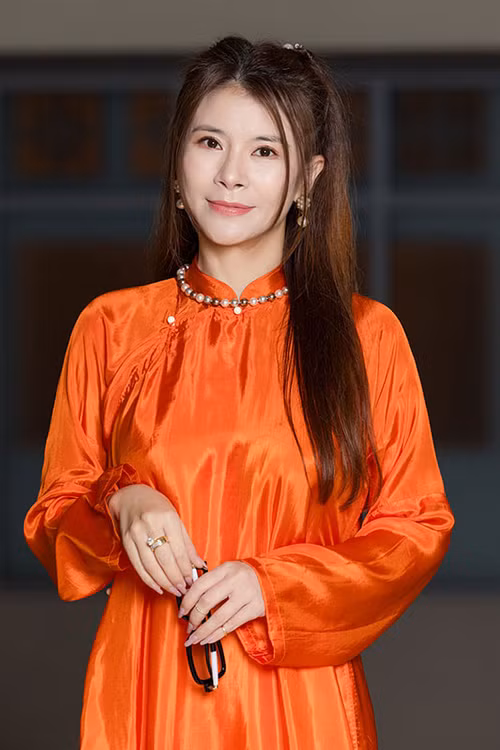 NSƯT Kim Oanh trẻ trung và năng động ngoài đời. NSƯT Kim Oanh trẻ trung và năng động ngoài đời.