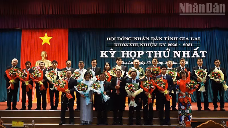 Các Ủy viên Ủy ban nhân dân tỉnh Gia Lai nhiệm kỳ 2026-2031 ra mắt.