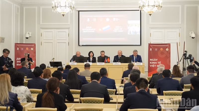 Lễ khai mạc Ngày Kinh tế Việt Nam ở Saint Petersburg. (Ảnh: XUÂN HƯNG)