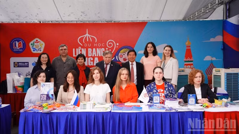 Đại diện các trường đại học Nga tham gia Ngày hội tư vấn tuyển sinh-hướng nghiệp năm 2026.