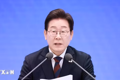 Tổng thống Hàn Quốc Lee Jae Myung phát biểu trong cuộc họp báo. (Ảnh: Yonhap/TTXVN)
