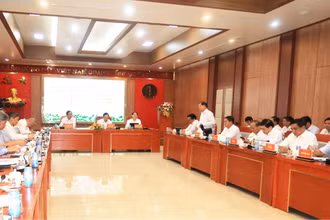 Quang cảnh buổi làm việc. (Ảnh: PHONG NGUYÊN) 