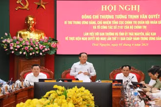 Thượng tướng Trịnh Văn Quyết làm việc với Ban Thường vụ Tỉnh ủy Thái Nguyên và Bắc Kạn.