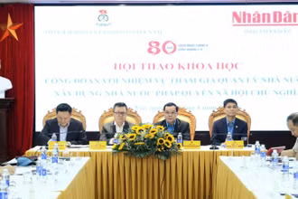 Các đồng chí chủ trì hội thảo.