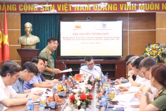 Toàn cảnh cuộc họp.