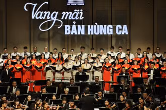 Chương trình nghệ thuật đặc biệt “Vang mãi bản hùng ca”.