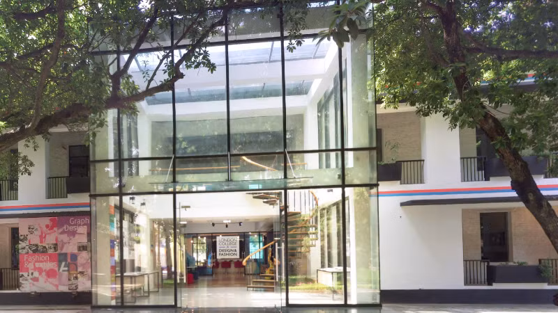Trường cao đẳng nghề Thiết kế và Thời trang London.