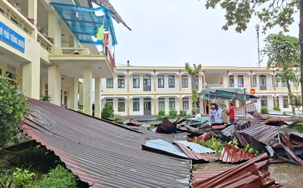 Một trường học bị thiệt hại do bão số 10. (Ảnh: minh họa)