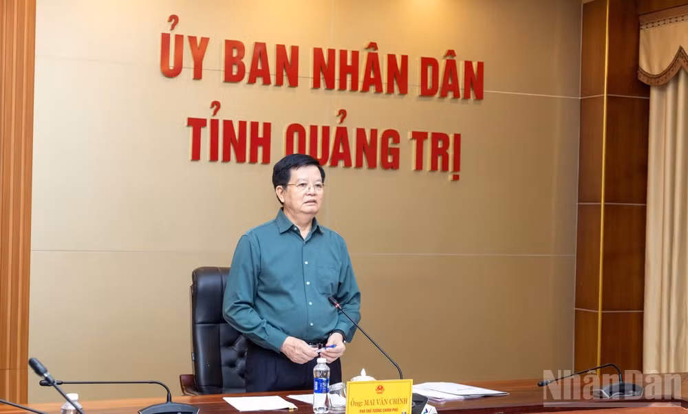 ndo_br_pho-thu-tuong-mai-van-chinh-tham-vung-lu-quang-tri-4-1647-4539.jpg