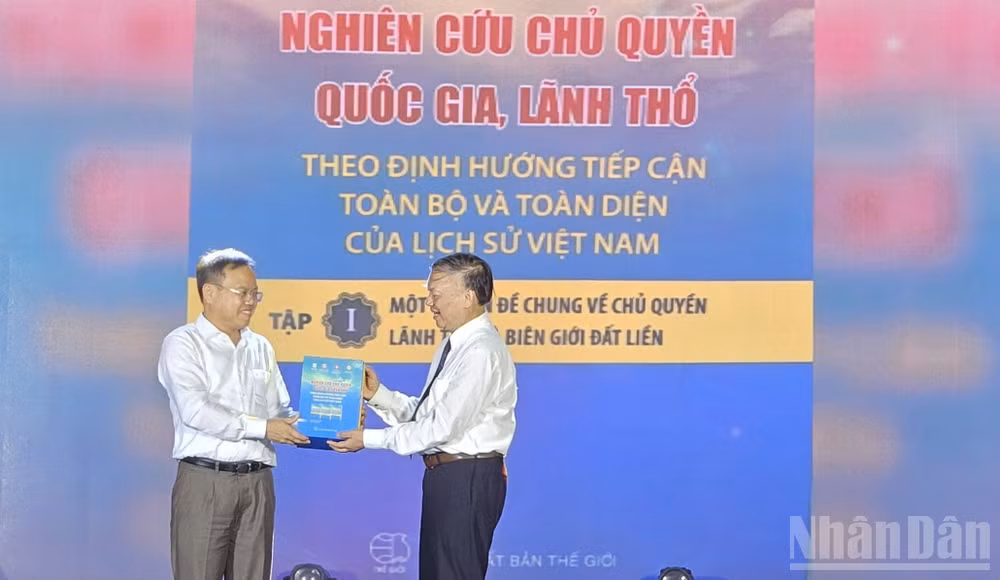ndo_br_z6998093080801-7ffe06e3ffdf5406cd32ded65242866e.jpg