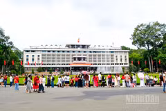 Không khí tham quan tại Thành phố Hồ Chí Minh sôi động trong kỳ nghỉ Quốc khánh 2/9.