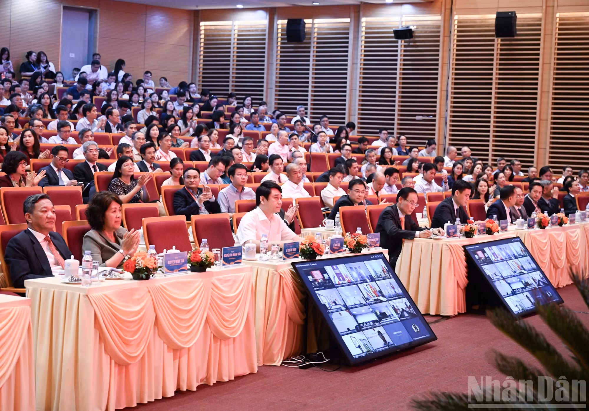 ndo_br_1-5945.jpg