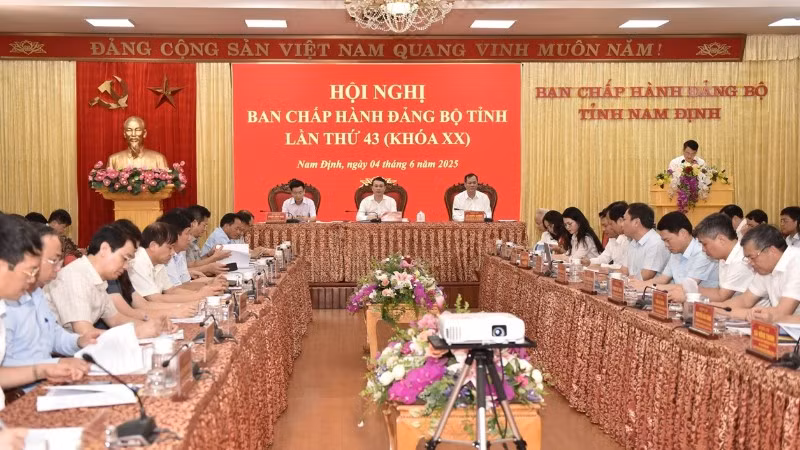 Ảnh minh họa: Ban Chấp hành Đảng bộ tỉnh Nam Định khóa XX, nhiệm kỳ 2020-2025 tổ chức Hội nghị lần thứ 43.
