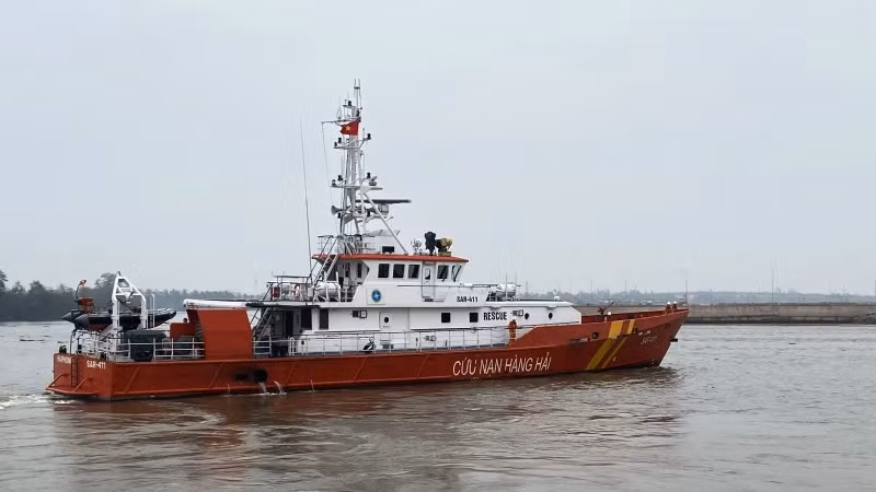 Tàu cứu nạn hàng hải SAR 411 tham gia tham gia tìm kiếm, cứu nạn tàu HP 90666-TS trên vùng biển Hải Phòng. (Ảnh minh họa: Cổng TTĐT Bộ Xây dựng)