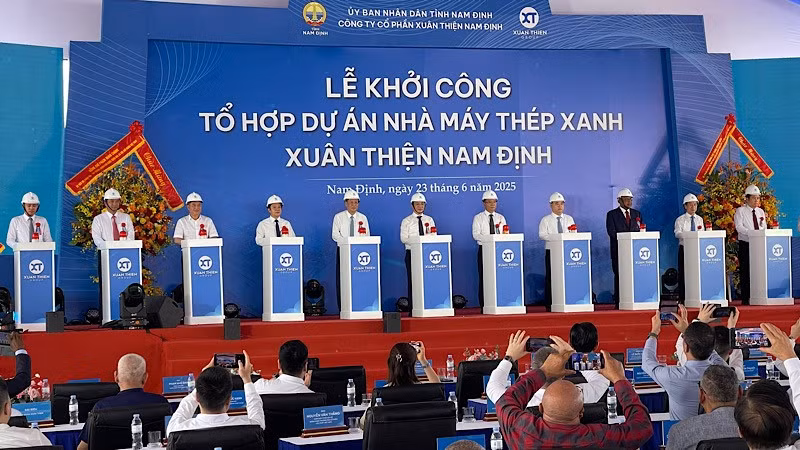 Khởi công Tổ hợp dự án Nhà máy Thép Xanh Xuân Thiện Nam Định-một trong 3 dự án của Tập đoàn Xuân Thiện đầu tư trên địa bàn tỉnh Nam Định với tổng mức đầu tư gần 100.000 tỷ đồng.