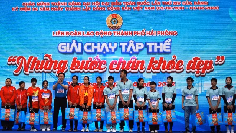 trao-qua-giai-chay-1082.jpg