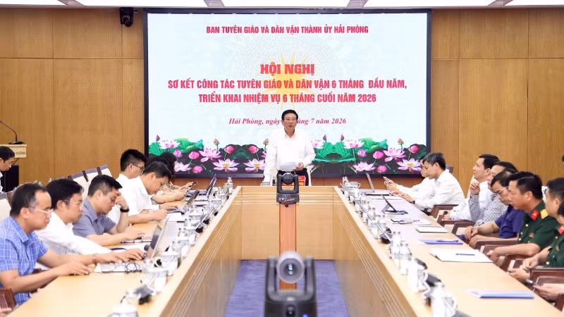 Trưởng Ban Tuyên giáo và Dân vận Thành ủy Hải Phòng Nguyễn Quang Phúc phát biểu tại hội nghị sơ kết công tác tuyên giáo và dân vận 6 tháng đầu năm 2026.