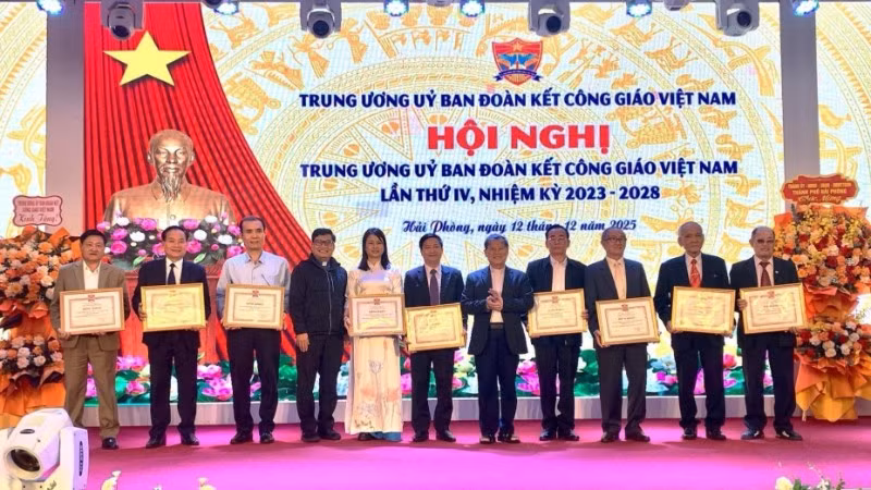 khen-cong-giao-1448.jpg