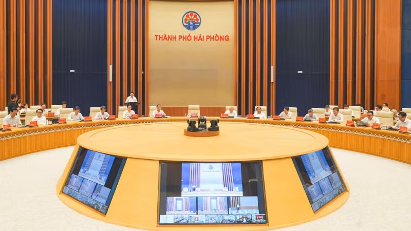 Hội nghị Thành ủy Hải Phòng lần thứ 4, kiểm điểm tình hình thực hiện nhiệm vụ 6 tháng đầu năm, nhiệm vụ trọng tâm 6 tháng cuối năm 2026; thống nhất ban hành Nghị quyết chuyên đề về tăng cường lãnh đạo, chỉ đạo nhiệm vụ thực hiện mục tiêu tăng trưởng GRDP 6 tháng cuối năm 2026 và giai đoạn 2026-2030 đạt từ 13%/năm trở lên.