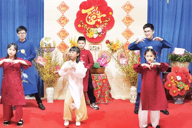 Không khí đón Tết cổ truyền tại Nga. (Ảnh XUÂN HƯNG)