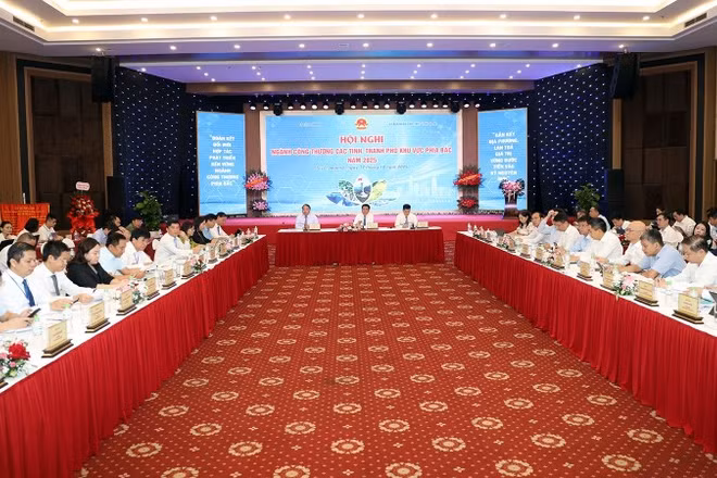 Toàn cảnh hội nghị.