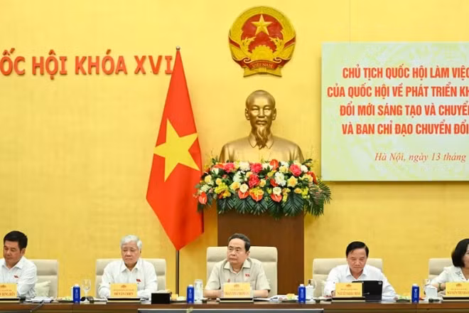 Chủ tịch Quốc hội Trần Thanh Mẫn, các Phó Chủ tịch Quốc hội dự cuộc làm việc. (Ảnh: DUY LINH)