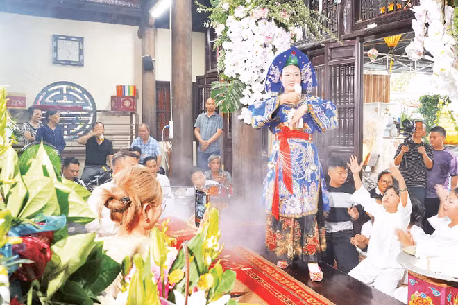 Thực hành Tín ngưỡng thờ Mẫu Tam phủ tại đền Công đồng Bắc Lệ.