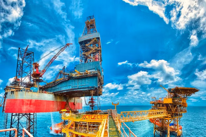 Giàn khai thác dầu khí trên biển của Petrovietnam.