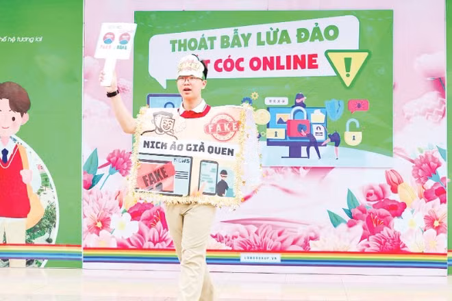 Chăm lo, bảo vệ thế hệ trẻ thông qua giáo dục kỹ năng sống và an toàn số.
