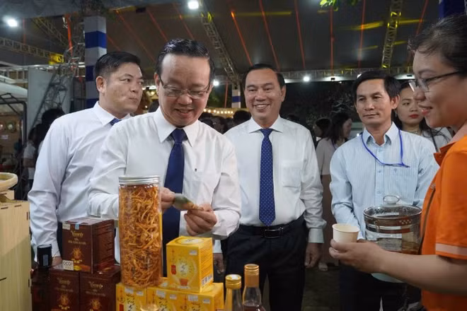 Sản phẩm OCOP của Thành phố Hồ Chí Minh tại sự kiện. 