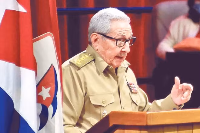 Đồng chí Raul Castro.