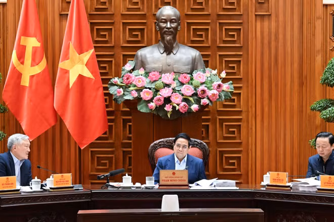 Thủ tướng Phạm Minh Chính dự và chủ trì cuộc họp Thường trực Chính phủ.