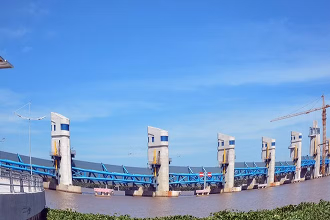 Cống Cái Lớn, một trong những hạng mục chính của Hệ thống thủy lợi Cái Lớn-Cái Bé. (Ảnh: QUỐC TRINH)