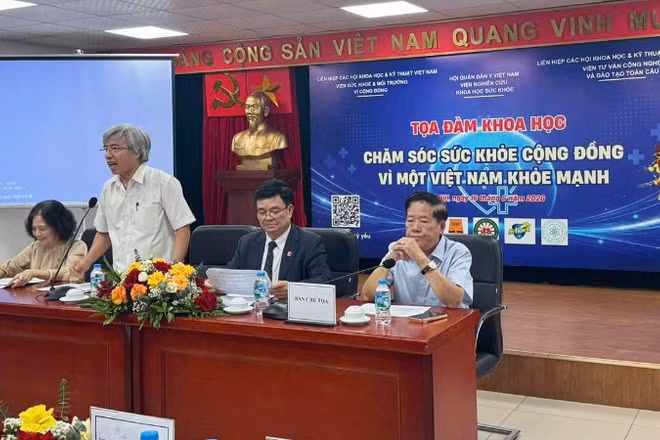 Tọa đàm khoa học quốc gia “Chăm sóc sức khỏe cộng đồng vì một Việt Nam khỏe mạnh” diễn ra tại Hà Nội.