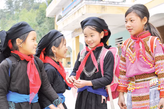 Học sinh Trường tiểu học Bản Díu, xã Xín Mần, tỉnh Tuyên Quang. (Ảnh AN KHÁNH)