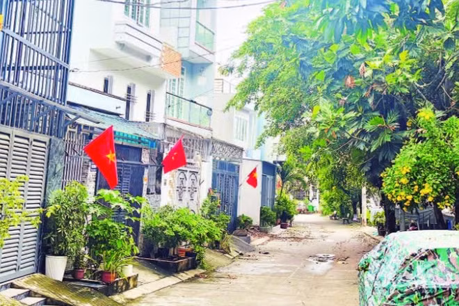 Nhiều khu phố trên địa bàn Thành phố Hồ Chí Minh, người dân đã lắp camera để góp phần bảo đảm an ninh cho khu vực. 