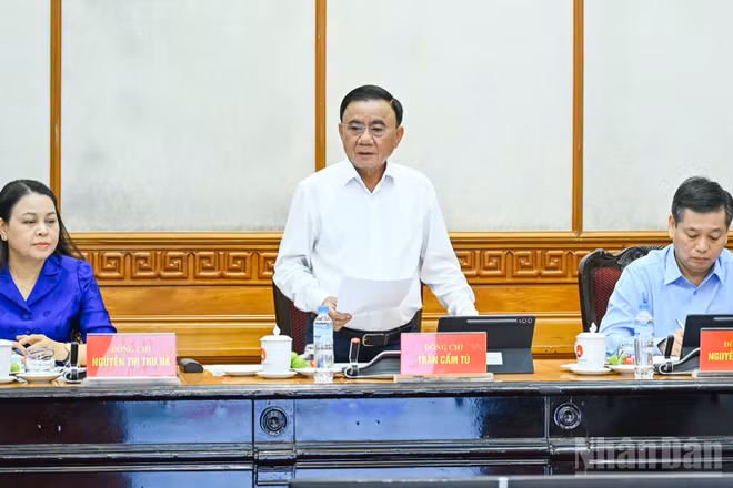 Thường trực Ban Bí thư Trần Cẩm Tú, Bí thư Đảng ủy các cơ quan Đảng Trung ương có buổi làm việc với Văn phòng Trung ương Đảng. (Ảnh: DUY LINH)