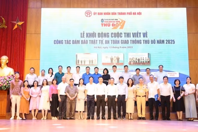 Các đại biểu tham gia Lễ khởi động.