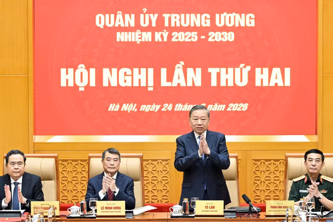 Tổng Bí thư, Chủ tịch nước Tô Lâm, Bí thư Quân ủy Trung ương và các đồng chí lãnh đạo Đảng, Nhà nước chủ trì Hội nghị Quân ủy Trung ương lần thứ hai, nhiệm kỳ 2025-2030. (Ảnh: ĐĂNG KHOA)