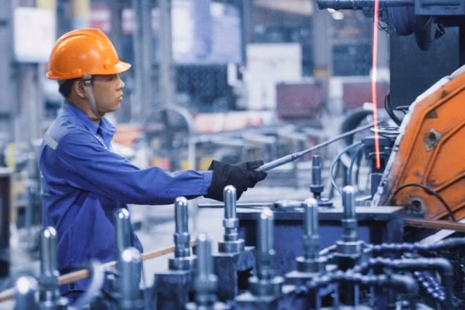 Hoạt động sản xuất tại Công ty TNHH thép Hòa Phát, khu công nghiệp Phố Nối A, tỉnh Hưng Yên.