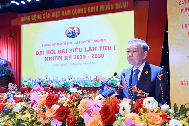 Tổng Bí thư Tô Lâm phát biểu chỉ đạo Đại hội đại biểu Đảng bộ Mặt trận Tổ quốc các đoàn thể Trung ương lần thứ I, nhiệm kỳ 2025-2030. (Ảnh: DUY LINH)
