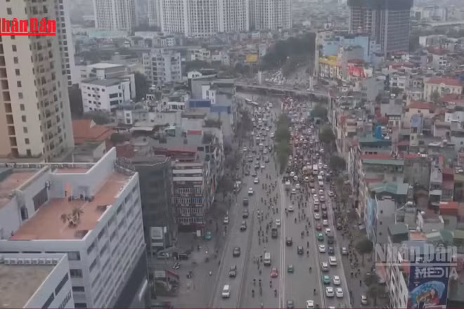 [Video] Đề xuất hai phương án mở rộng đường Láng, ưu tiên xây cầu cạn