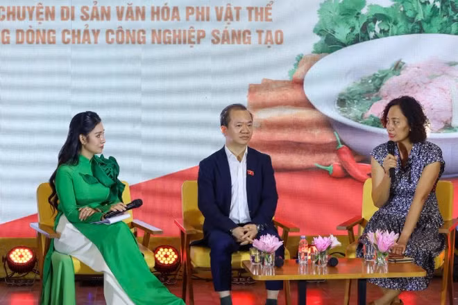 Các chuyên gia chia sẻ về giải pháp khai thác, phát huy giá trị của di sản phở.