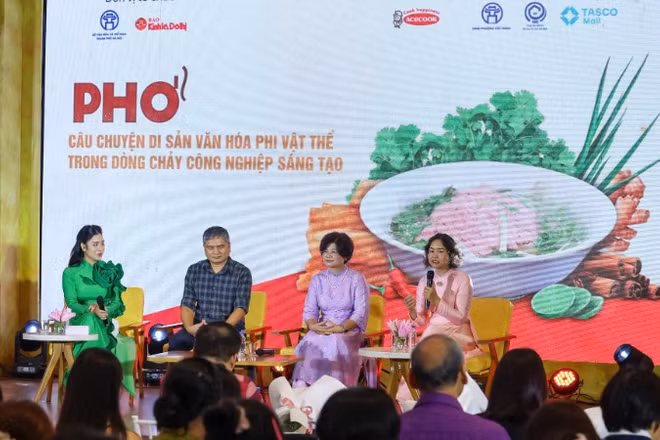 Các chuyên gia bàn thảo về giải pháp khai thác, phát huy hiệu quả giá trị di sản của phở.